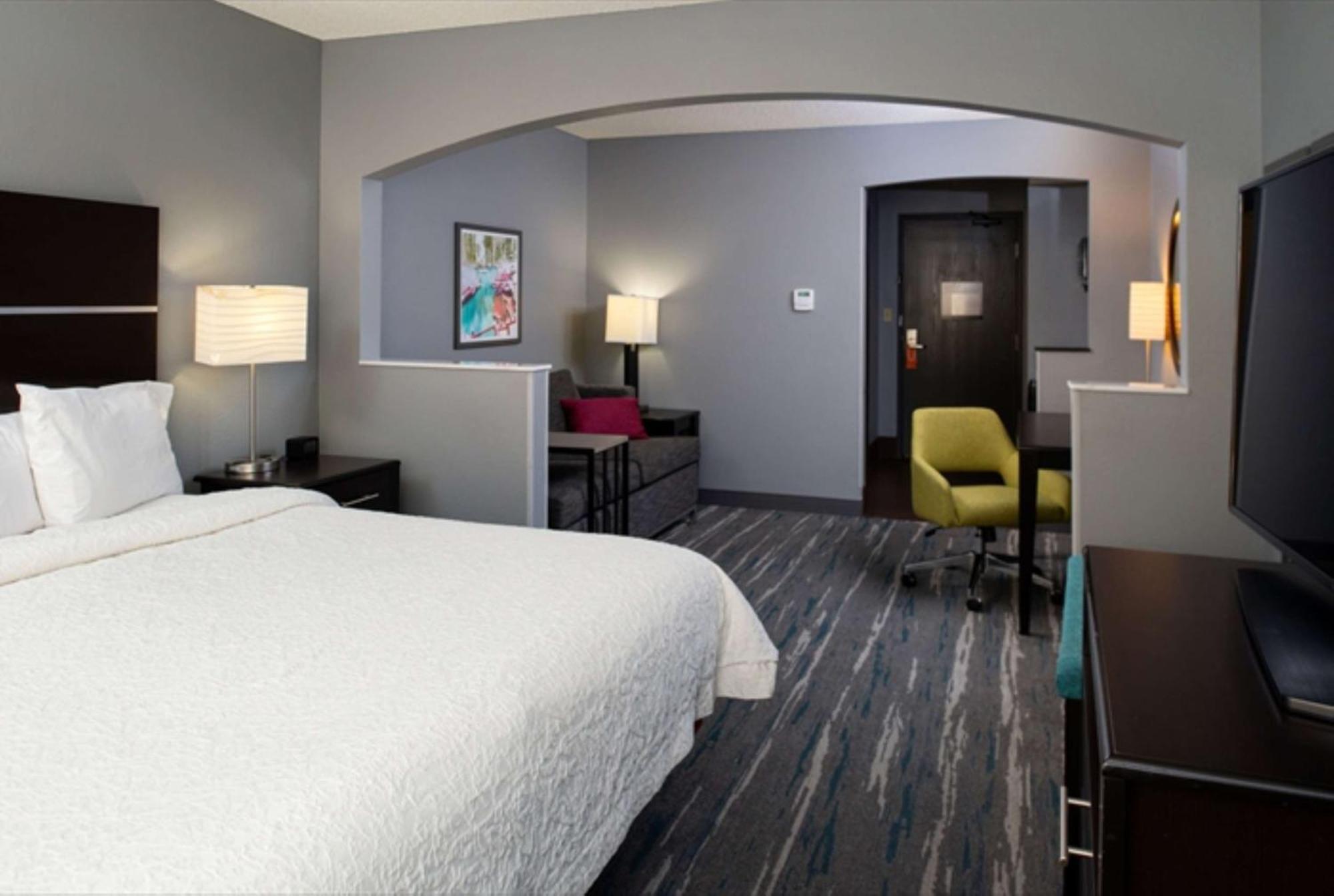 Hotel Hampton 3*